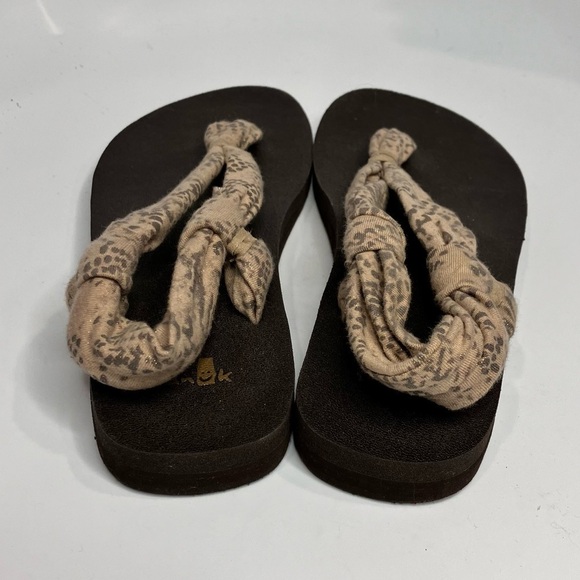 Sanuk sling print sandals tan brown size 7 - Picture 5 of 8